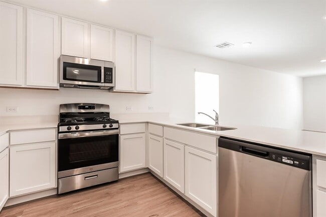 Building Photo - 11624 SW 38th St