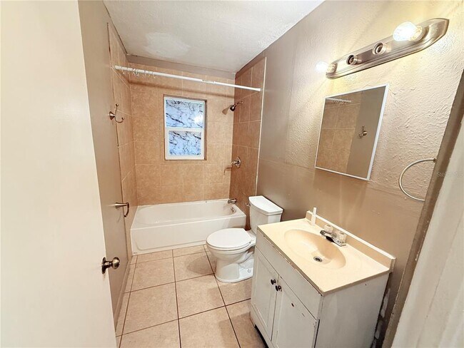 Building Photo - 342 Jewell St
