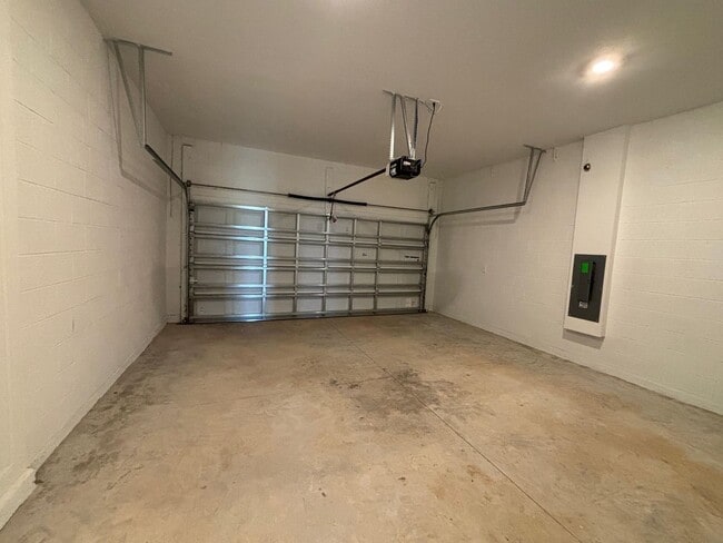 Building Photo - 5996 Shavasana Rd