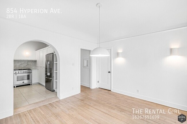 Building Photo - 854 Hyperion Ave
