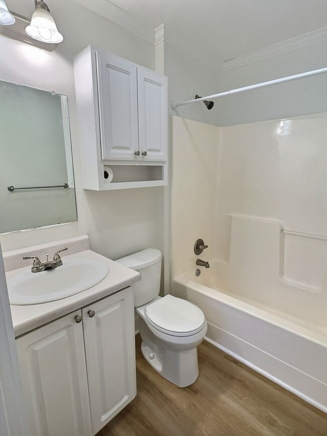 Building Photo - Charming Coastal Cottage in the Heart of Downtown Ocean Springs – Walk to Everything!