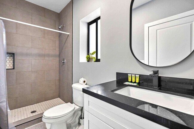 Building Photo - 1350 NW 28th St