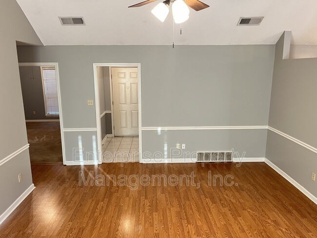 Building Photo - 2559 Broad Ave