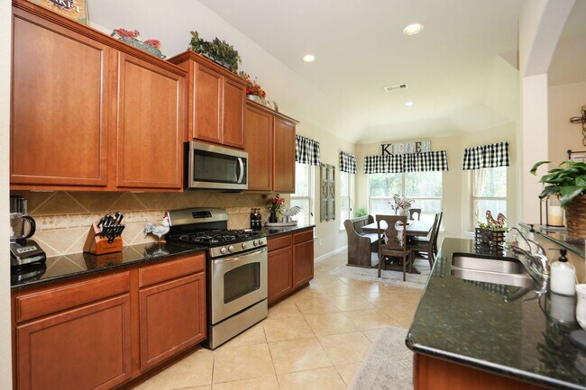 Building Photo - For Lease | 4 Bed, 2 Bath | 2,449 Sq Ft | The Woodlands Creekside Community |
