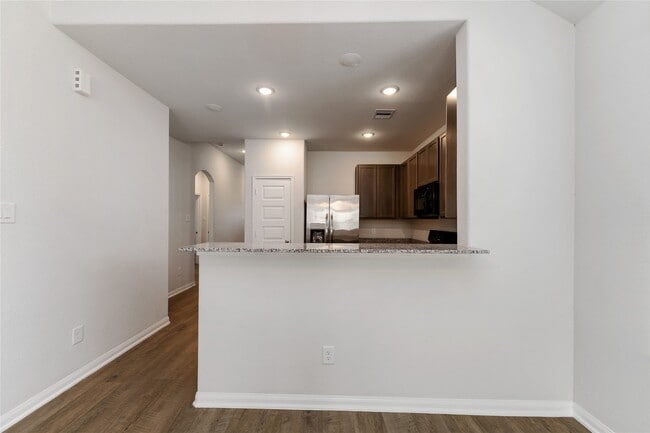 Building Photo - 25587 Blossom Ct