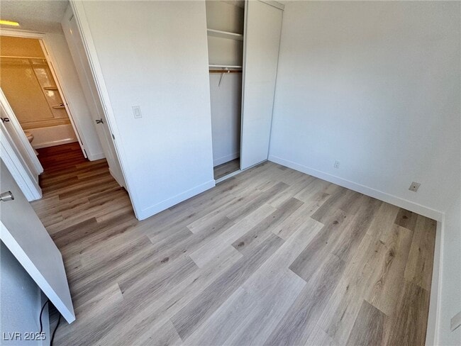 Building Photo - 1424 Santa Anita Dr