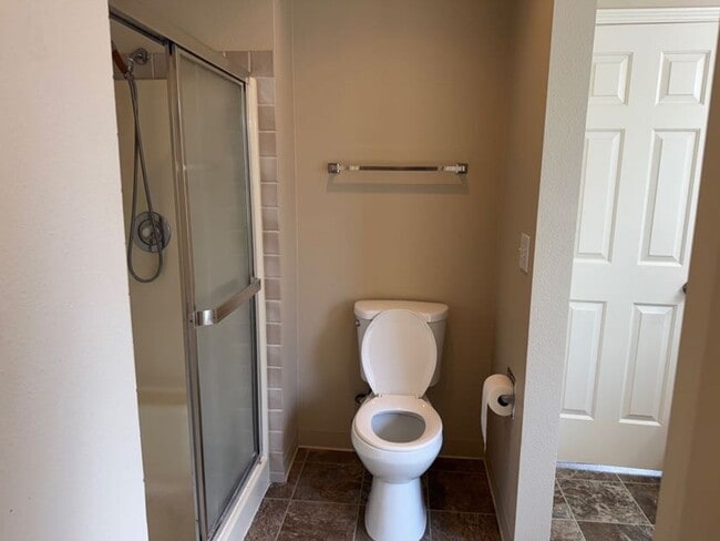 Building Photo - GREAT HOME IN CASCADE PARK. 3 bedrooms, 2 ...