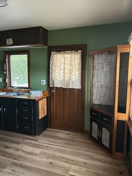 Kitchen - 105 N Delavan St