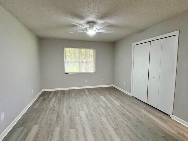 Building Photo - 160 Chesapeake Dr