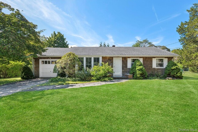 Primary Photo - 35 Bayberry Ln