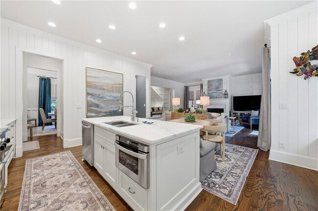 Building Photo - 1295 Cumberland Rd NE