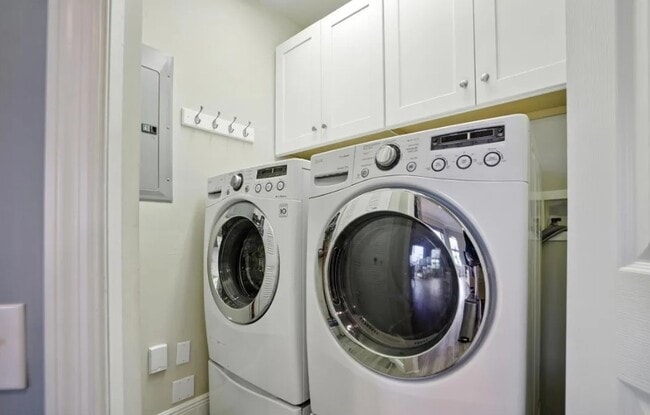 Building Photo - 17020 Willowcrest Way