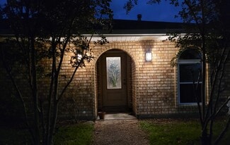 Building Photo - 3505 Pecan Dr