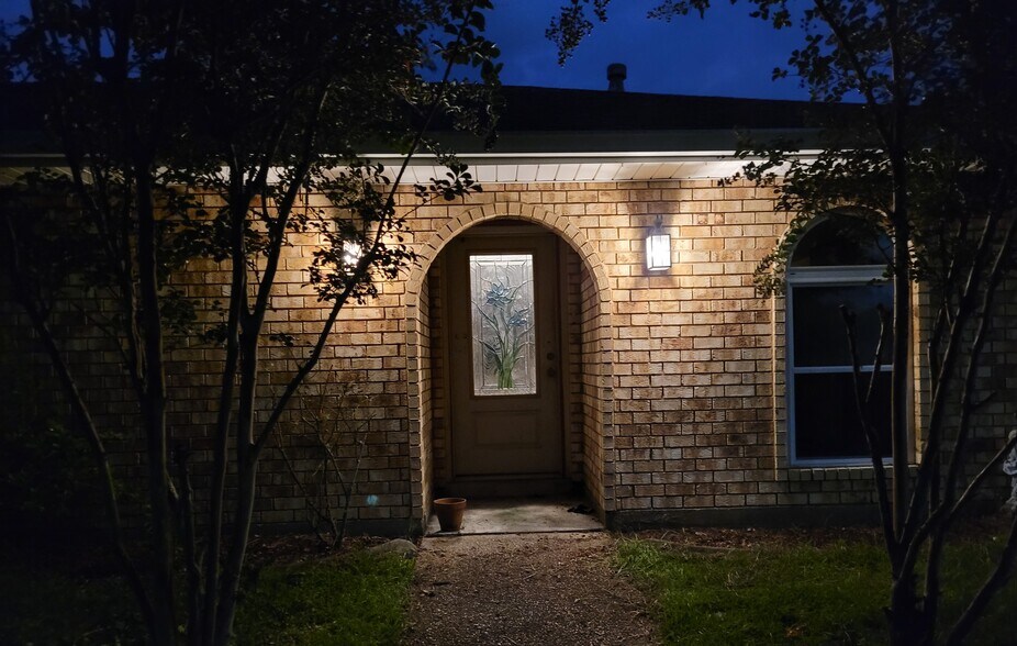 Primary Photo - 3505 Pecan Dr
