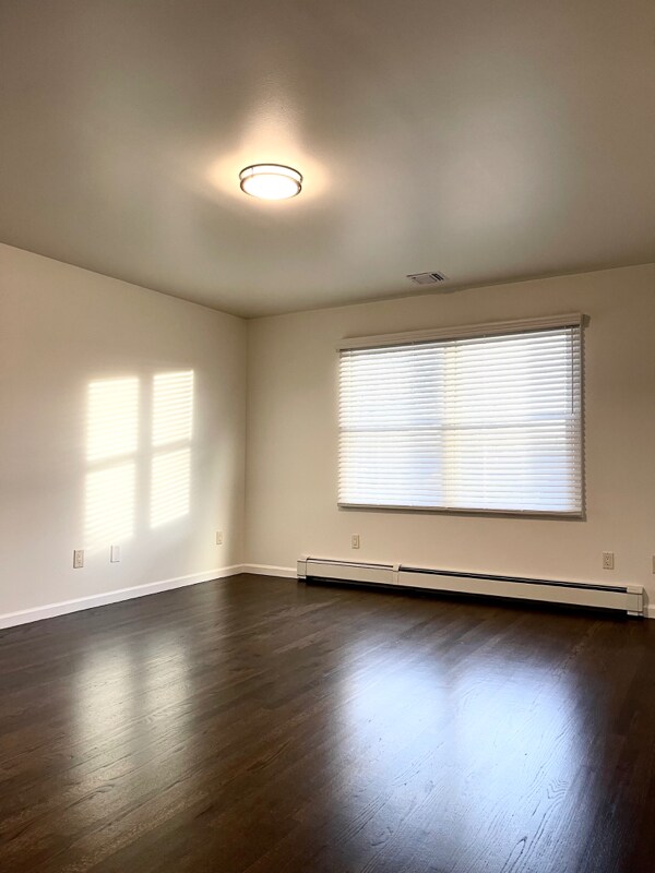 Building Photo - 82 Forrest St