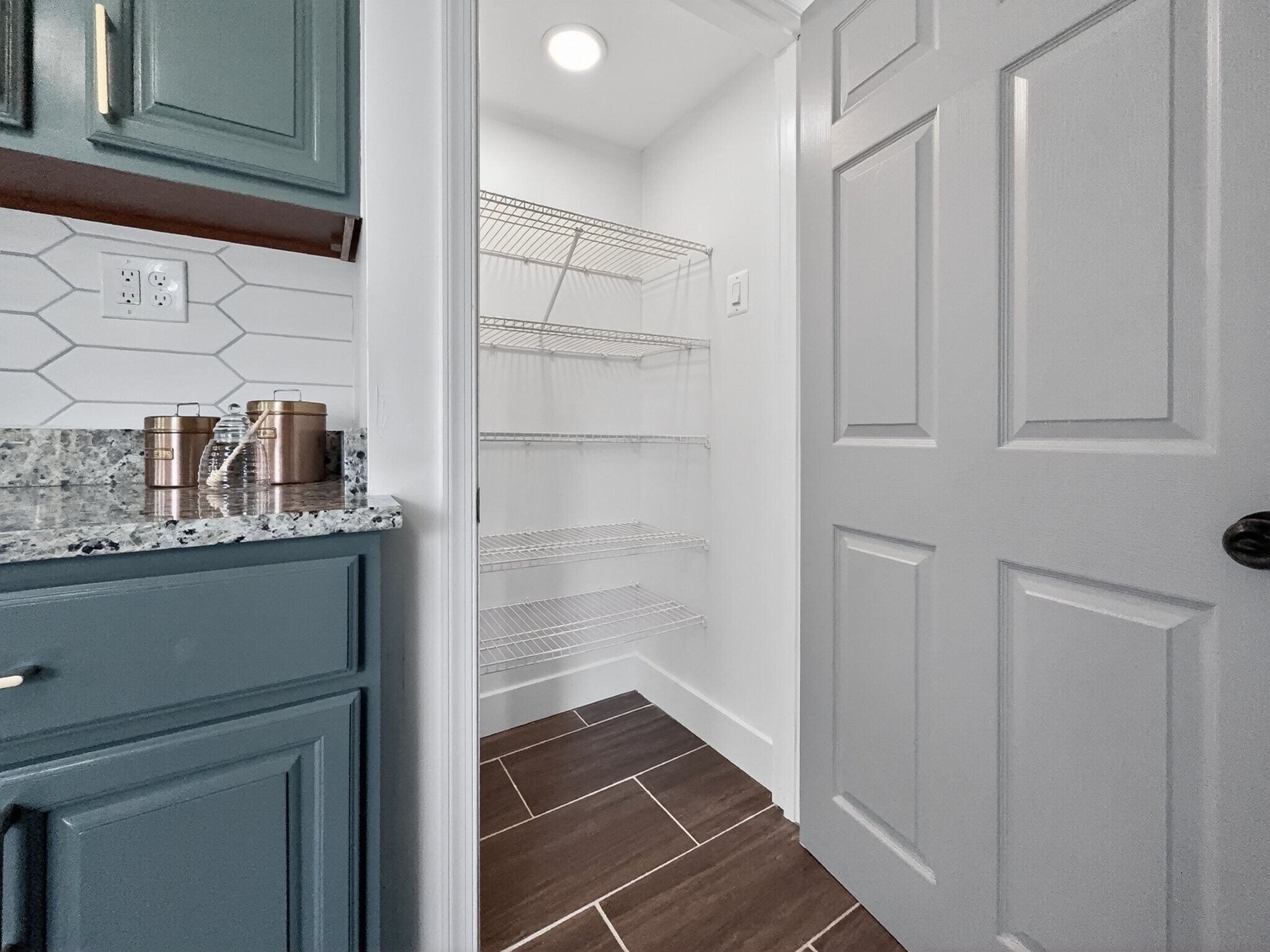 Building Photo - 13 Blinker Ct