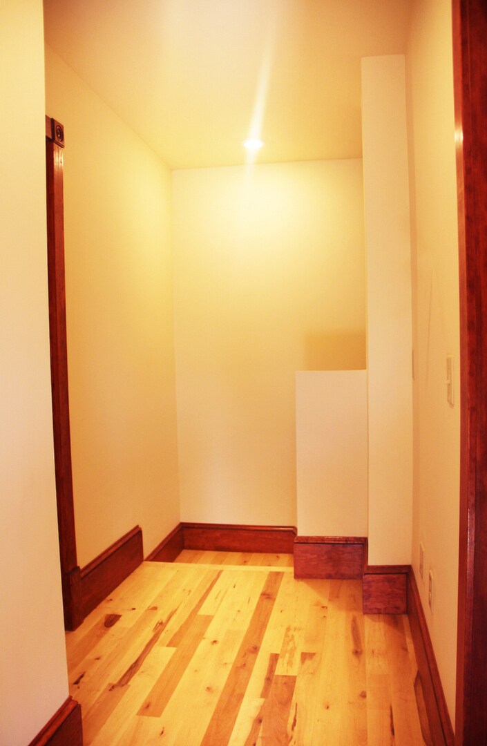 Building Photo - 46 N Champlain St