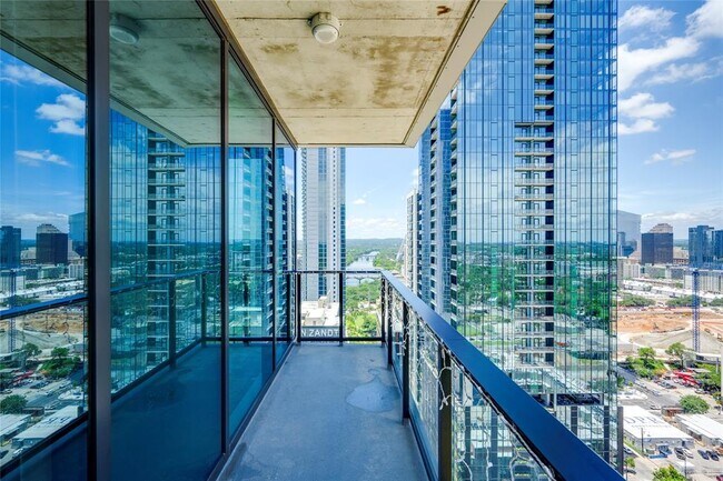 Building Photo - 84 East Ave