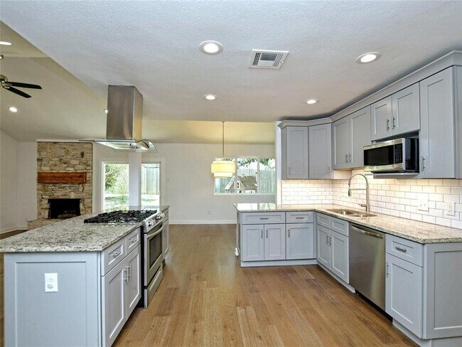 Building Photo - 7310 Inspiration Dr