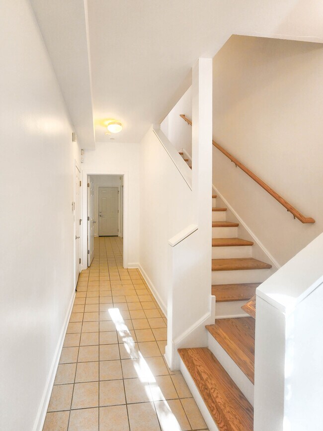 Building Photo - 1643 Church St