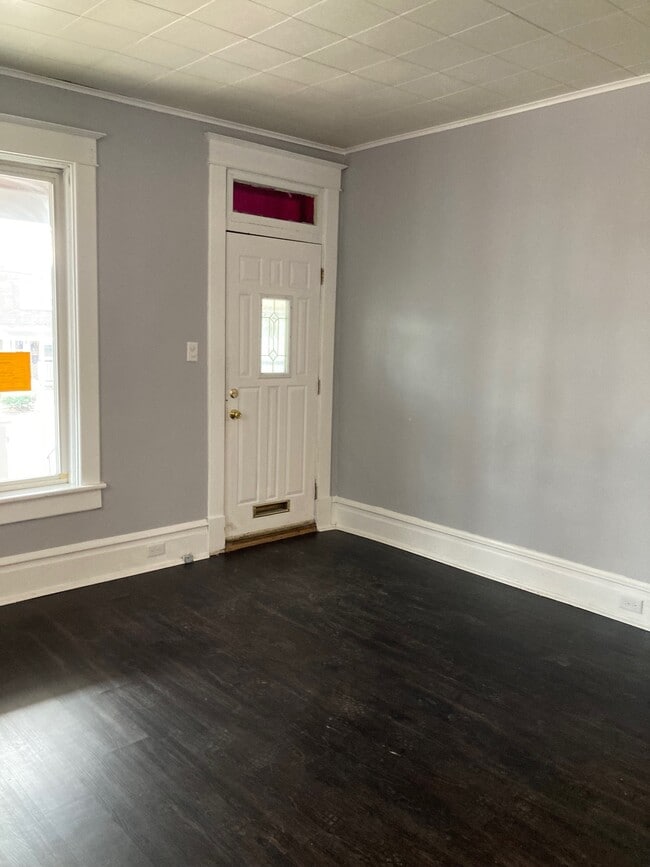 Building Photo - 2526 Derry St