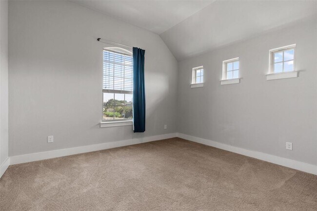 Building Photo - 1105 Legacy Xing