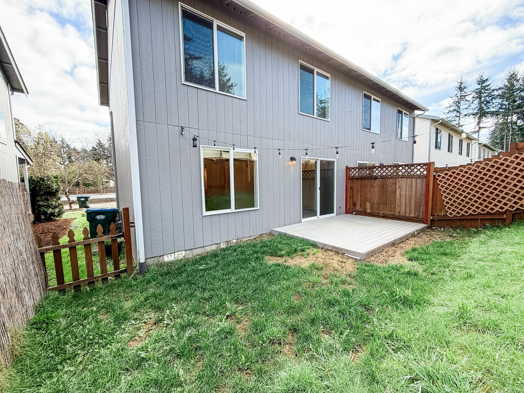 Building Photo - 943 College Ln NE