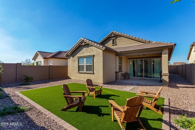 Building Photo - 22433 E Cattle Dr