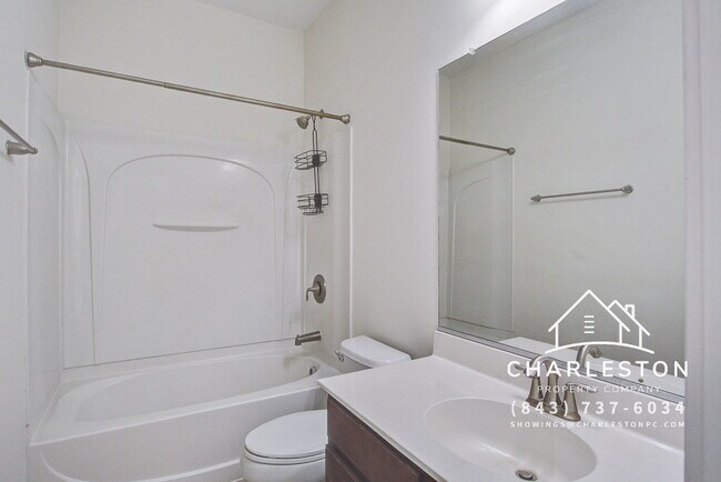 Building Photo - 156 Red Leaf Blvd