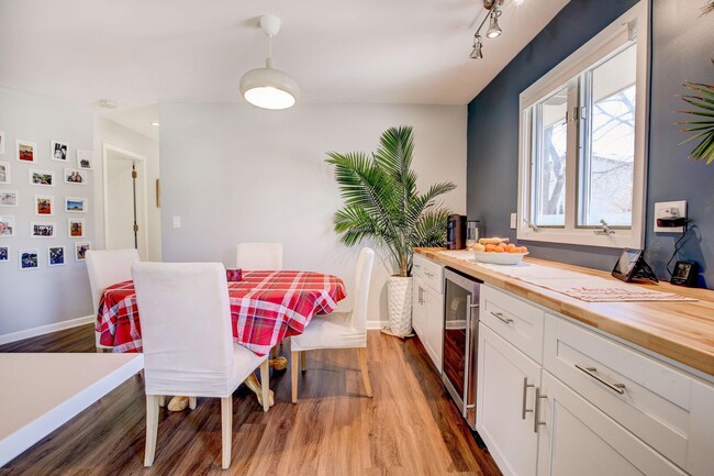 Building Photo - 1153 Fernwood Ct