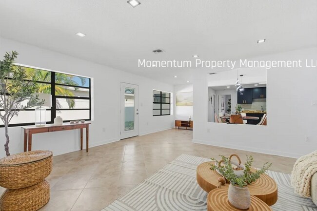 Building Photo - Gorgeous 4 Bedroom in Dunedin! Full Upgraded w/ a Pool!! AVAILABLE FOR IMMEDIATE MOVE IN!!