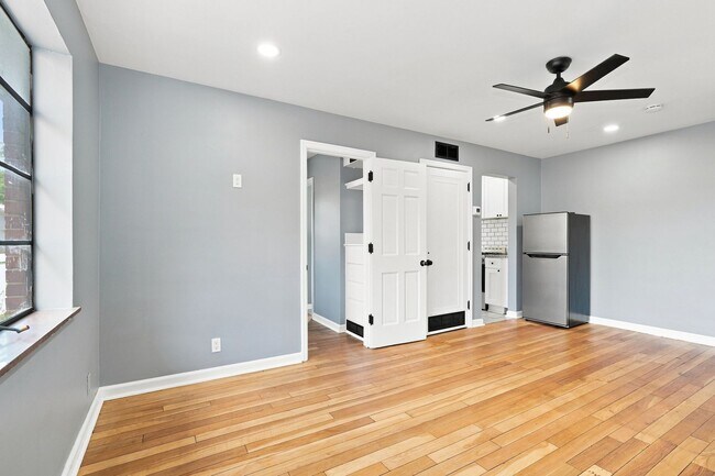 Building Photo - 10-20 E. Deshler Ave