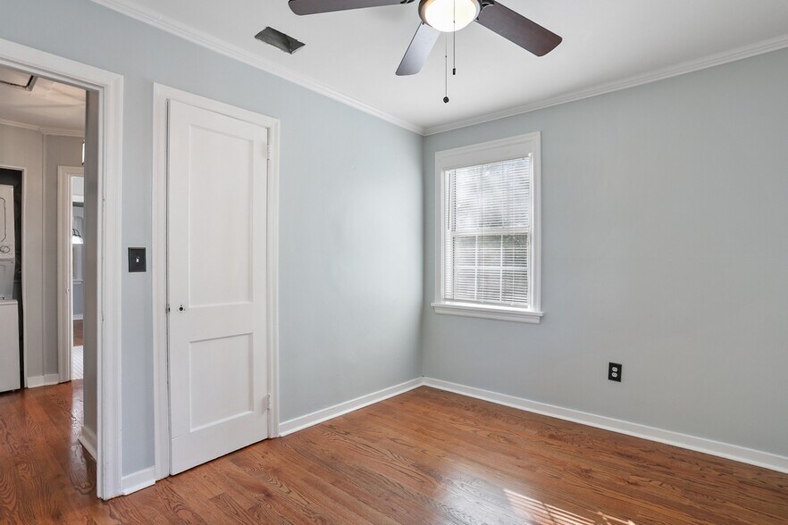 Building Photo - 1923 New Mexico St