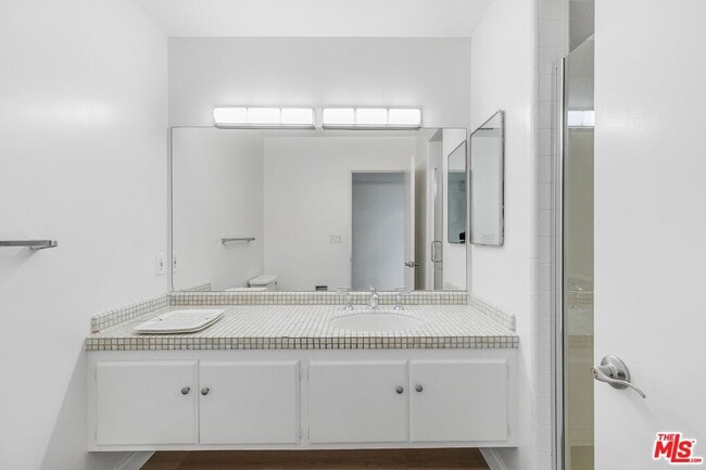 Building Photo - 825 S Gretna Green Way