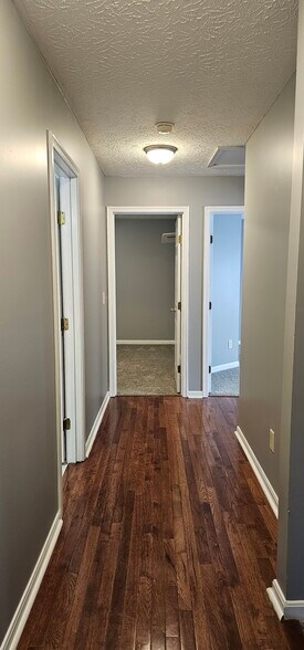 Building Photo - 6553 Clearview Lake Dr
