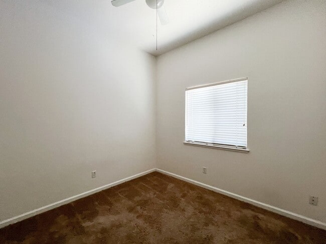Building Photo - Laguna West 4 Bed, 2 Bath Home