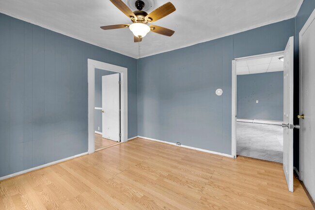 Building Photo - 223 Lawlor St