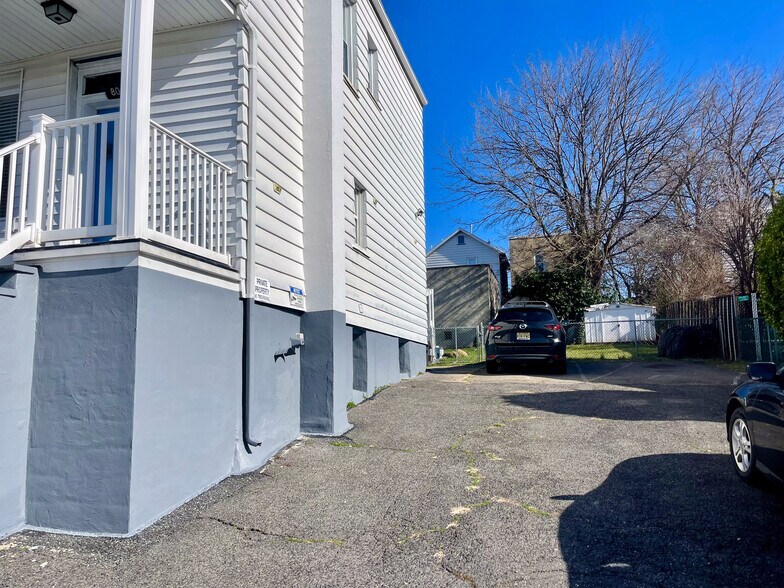 Building Photo - 80 Malcolm Ave