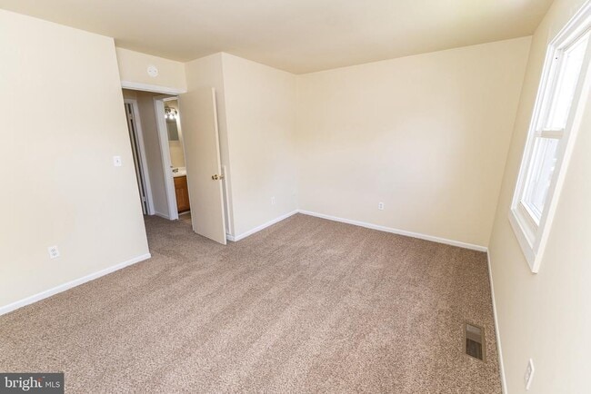 Building Photo - 746 Hemlock St
