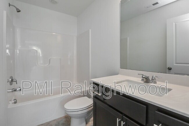 Building Photo - 1515 Crescent Townes Wy