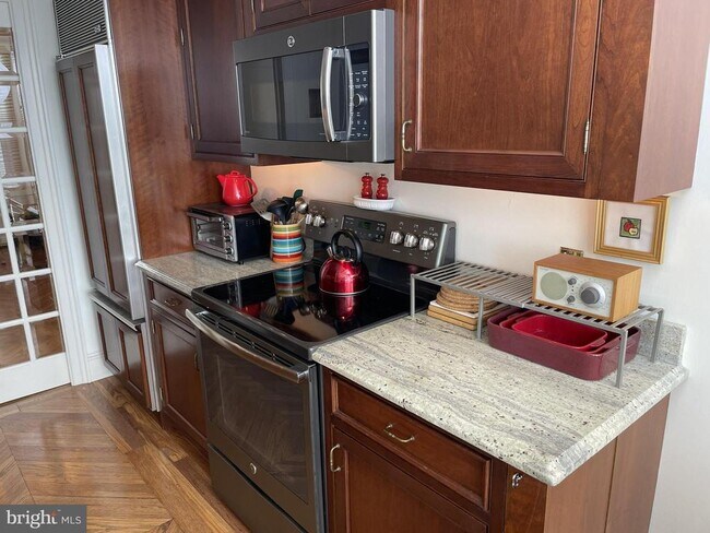 Building Photo - 2018 Walnut St