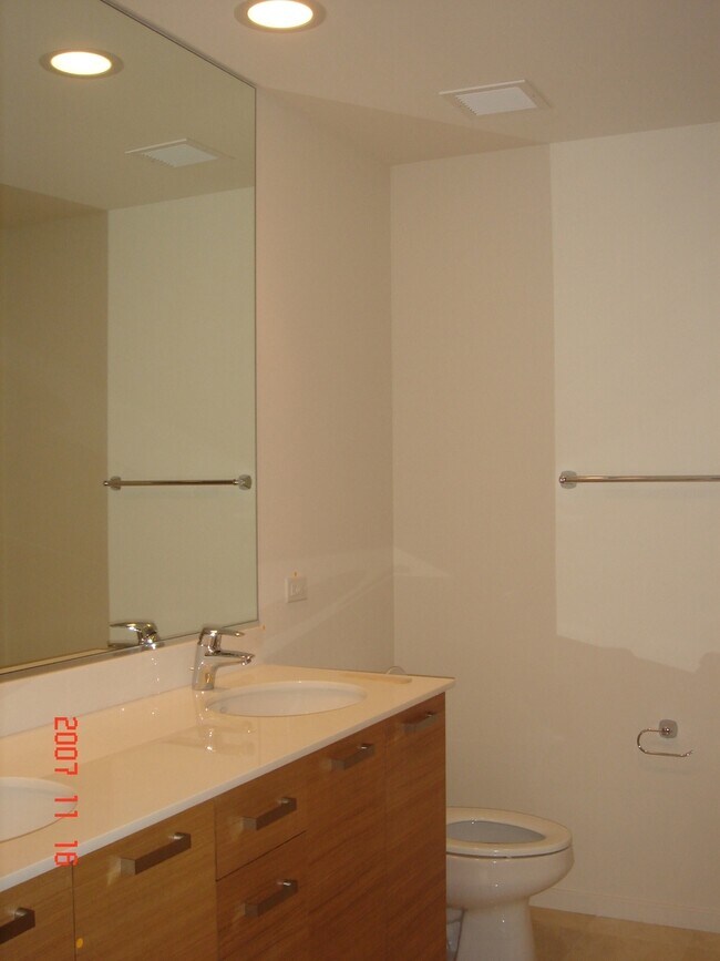 Building Photo - 240 E Illinois St