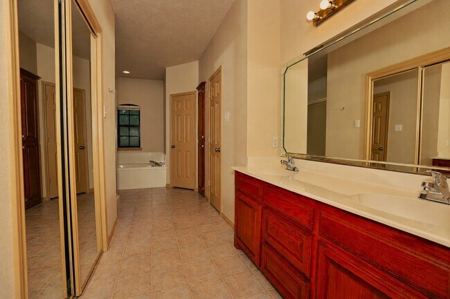 Building Photo - 112 Portulaca St