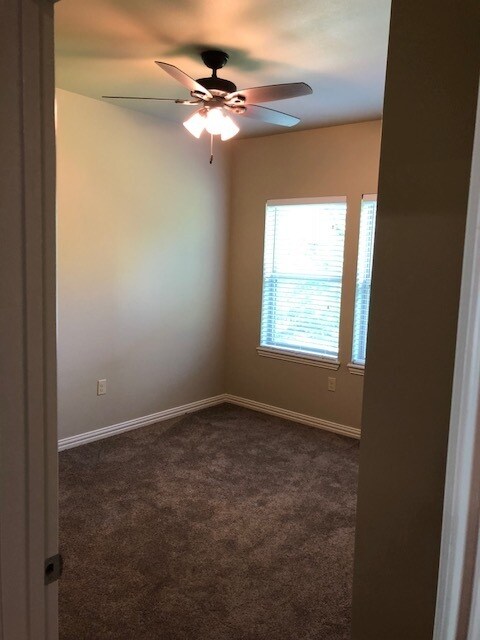 Building Photo - ***4 Bedroom 2.5 Bath*** Walking distance to UNT***