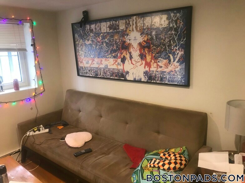 Building Photo - 103 Gordon St