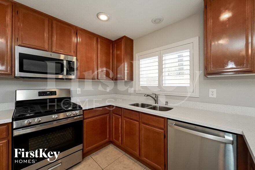 Building Photo - 8302 Time Machine Ave