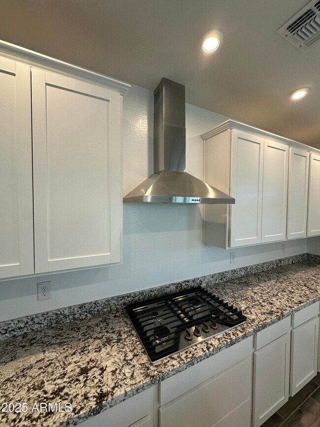 Building Photo - 13330 W Eagle Feather Rd