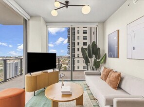 Building Photo - 11 NE 6th St