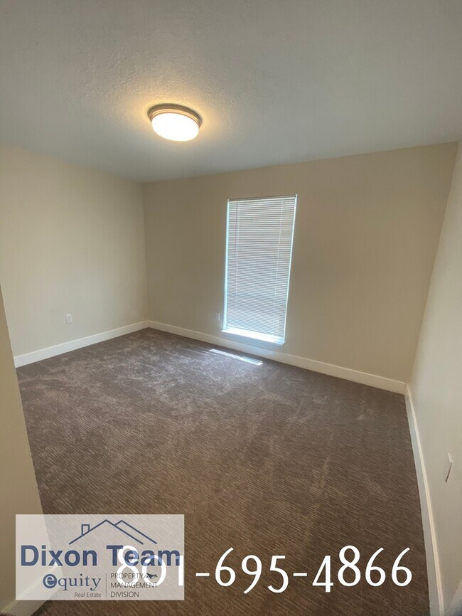 Building Photo - 792 Shepard Ln