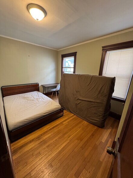 Building Photo - 75 Pinkert St